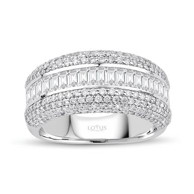 1.68 Karat Pırlanta Baget Yüzük