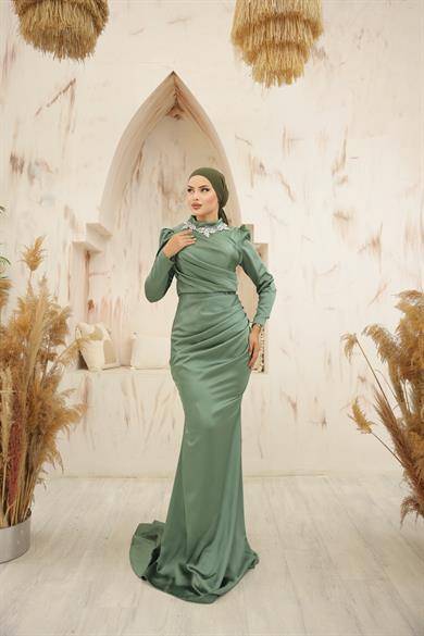 Aksesuar Detaylı Saten Abiye Haki