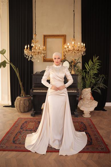 Aksesuar Detaylı Saten Abiye Krem