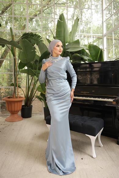 Aksesuar Detaylı Saten Abiye Mavi