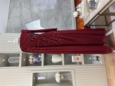 Emily Abiye Kırmızı