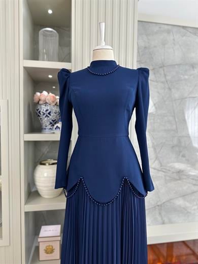 Farah Abiye Lacivert