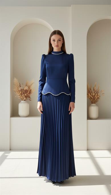 Felicity Abiye Lacivert