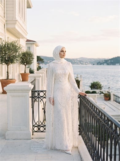 Gulika Abiye Beyaz