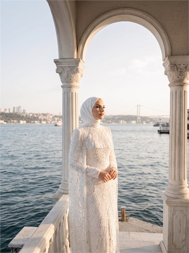 Gulika Abiye Beyaz