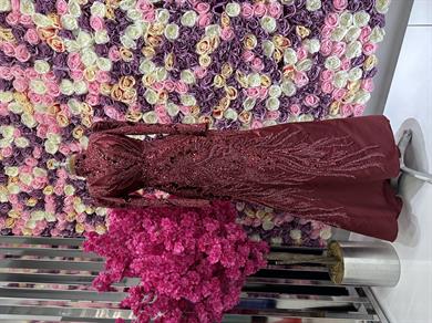 Haute Couture Kleid Bordeauxfarben