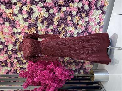 Haute Couture Kleid Bordeauxfarben