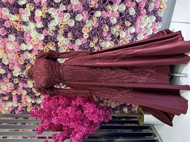 Haute Couture Kleid Bordeauxfarben