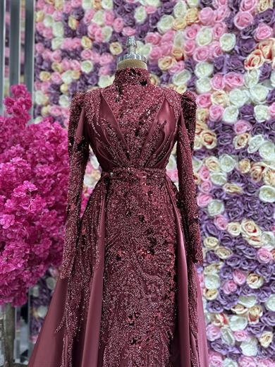 Haute Couture Kleid Bordeauxfarben