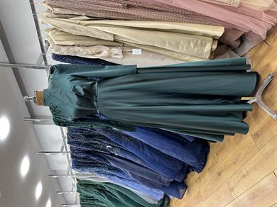 İşleme Detaylı Saten Abiye Zümrüt