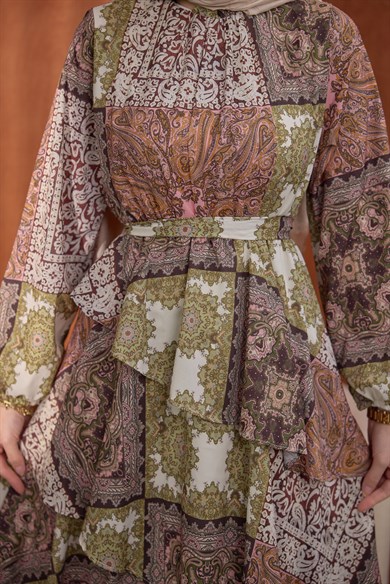 Kat Kat Desenli Elbise