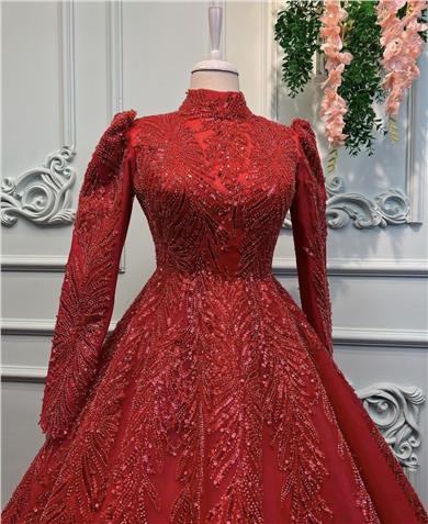 Rotes Haute Couture Kleid
