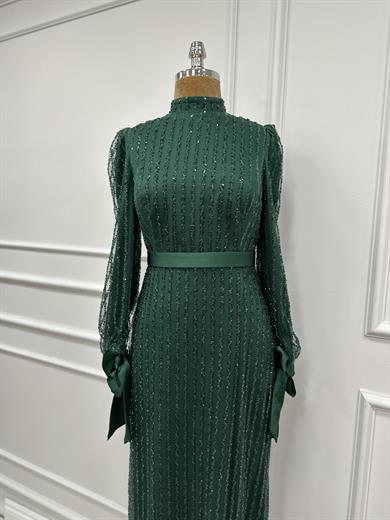 Kol Ucu Fırfır Detaylı İşlemeli Kumaş Abiye Zümrüt