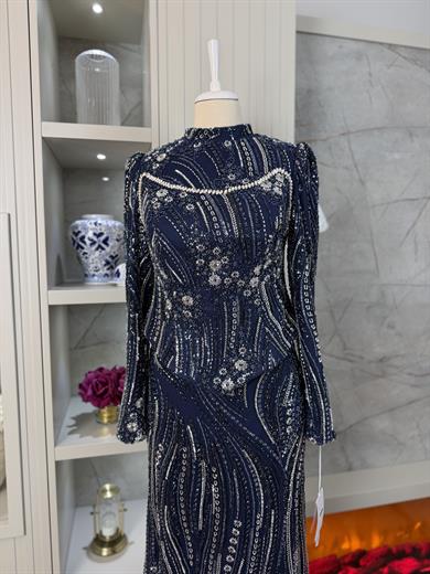 Lucia Abiye Lacivert