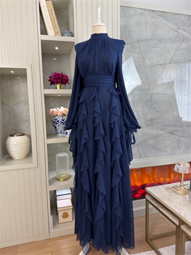 Lydia Abiye Lacivert