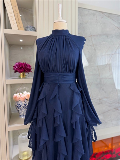 Lydia Abiye Lacivert