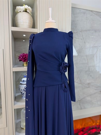 Melis Abiye Lacivert