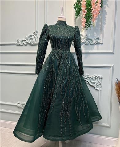 Mittellanges besticktes Haute Couture Kleid