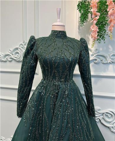 Mittellanges besticktes Haute Couture Kleid