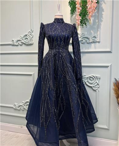 Mittellanges besticktes Haute Couture Kleid