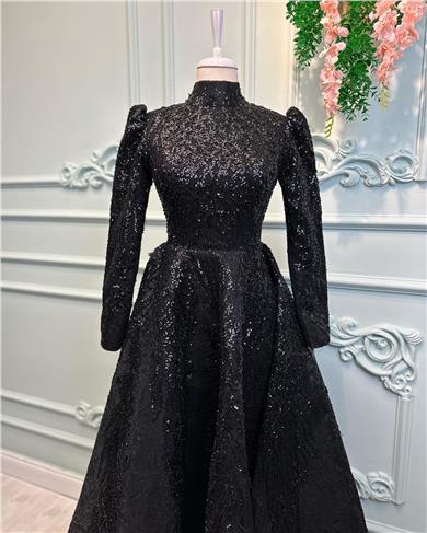 Schwarzes Haute Couture Kleid