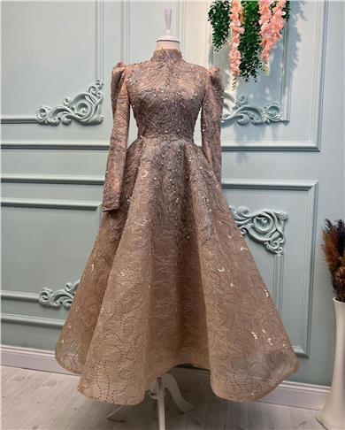 Nerzfarbenes Haute Couture Kleid