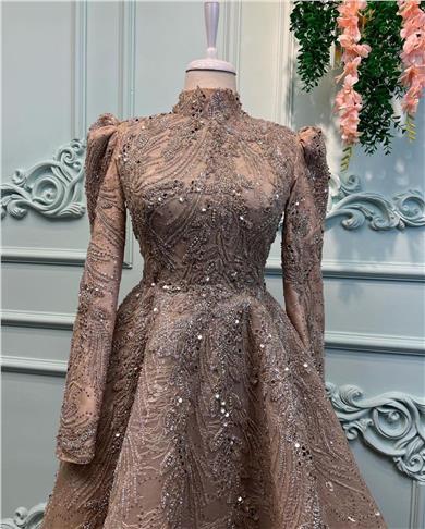 Nerzfarbenes Haute Couture Kleid