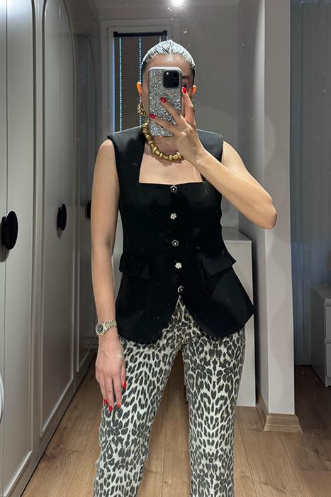  Ashlee Taş Düğme Detaylı  Siyah Yelek