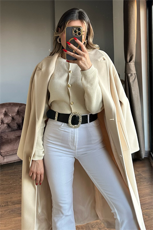 5 Gold düğmeli bej düz triko