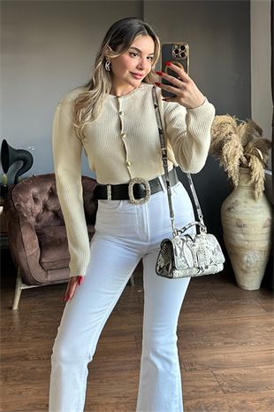 5 Gold düğmeli bej düz triko