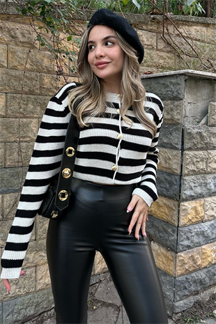 5 Gold düğmeli siyah çizgili triko