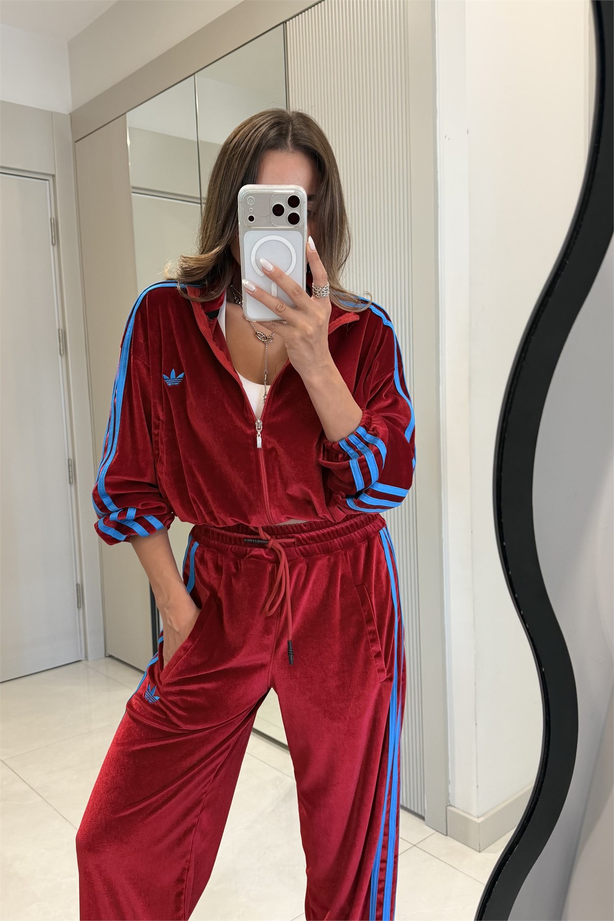 Adelina Kırmızı Kadife Marka Model Takım