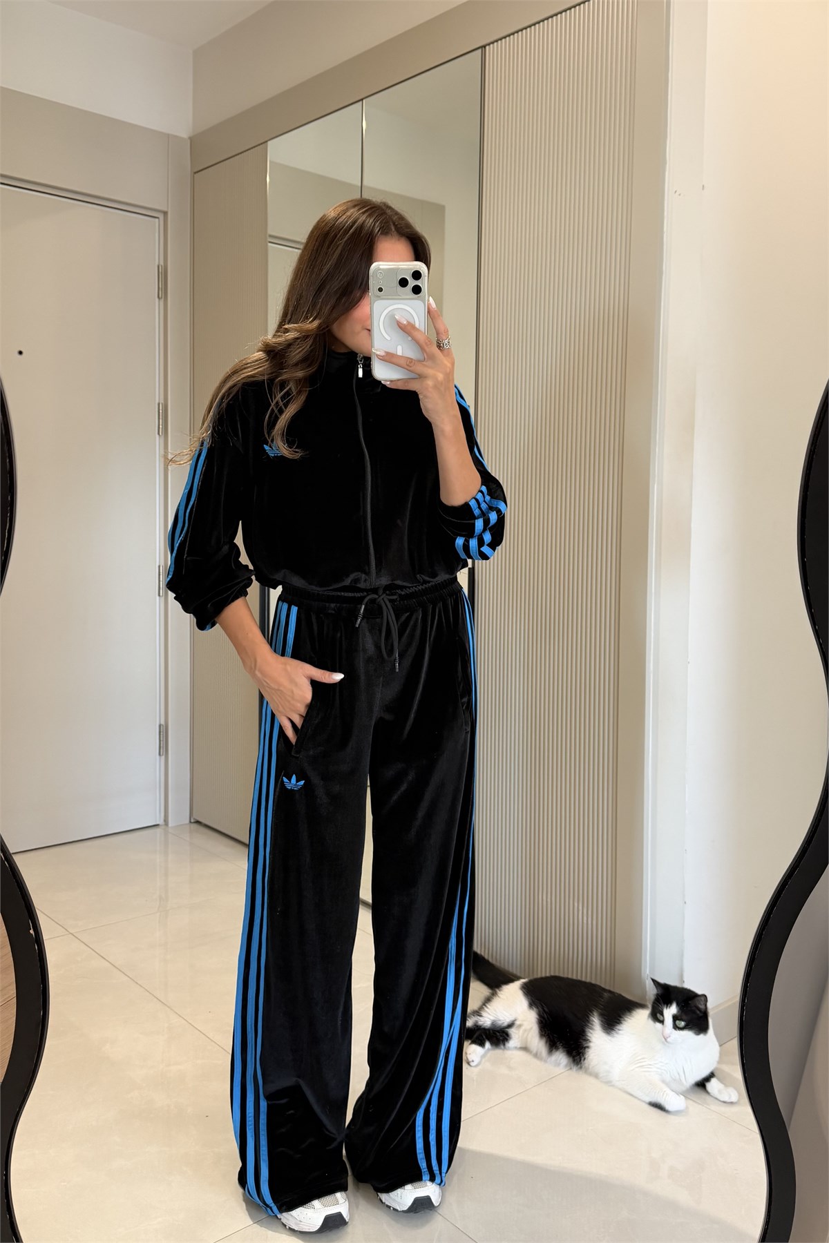 Adelina Siyah Kadife Marka Model Takım