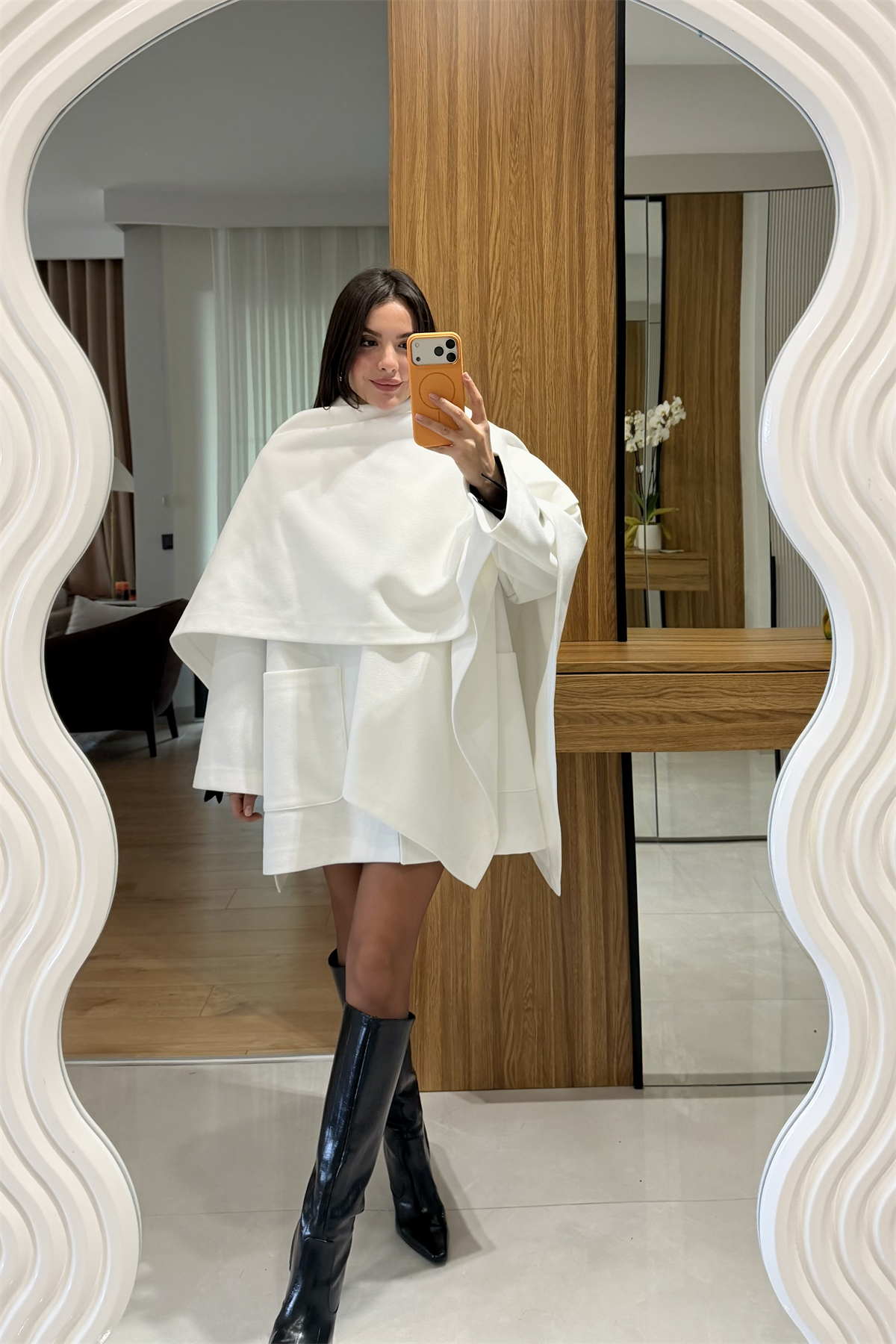 Adrian Beyaz Pelerin Kaban 