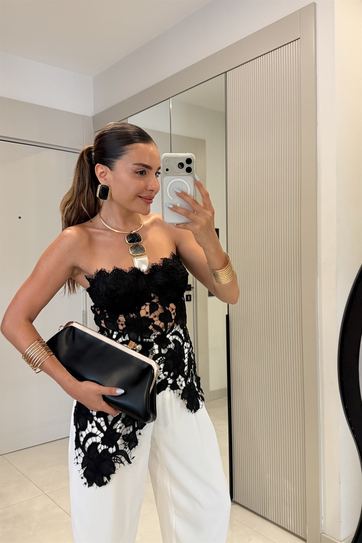 Adriana Siyah Güpürlü Korse Büstiyer