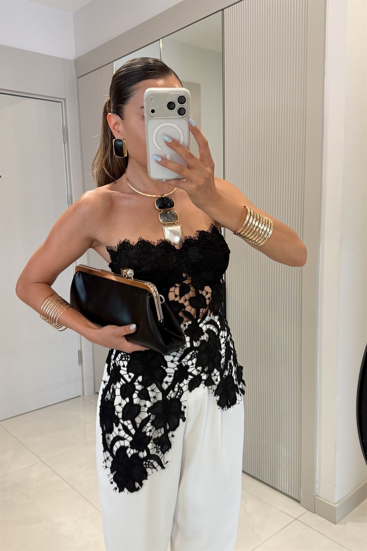 Adriana Siyah Güpürlü Korse Büstiyer