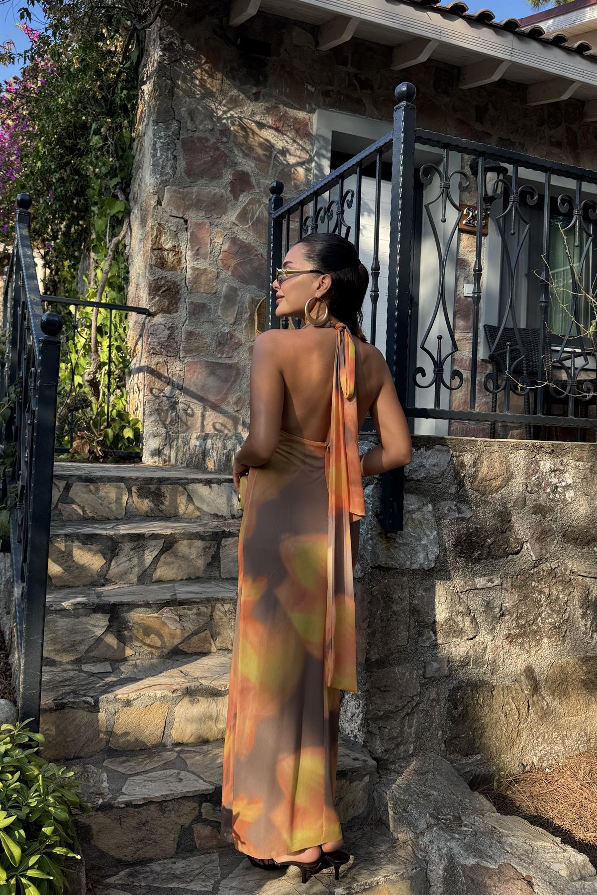 Aiden Turuncu Boyundan Bağlamalı Batik Desen Elbise