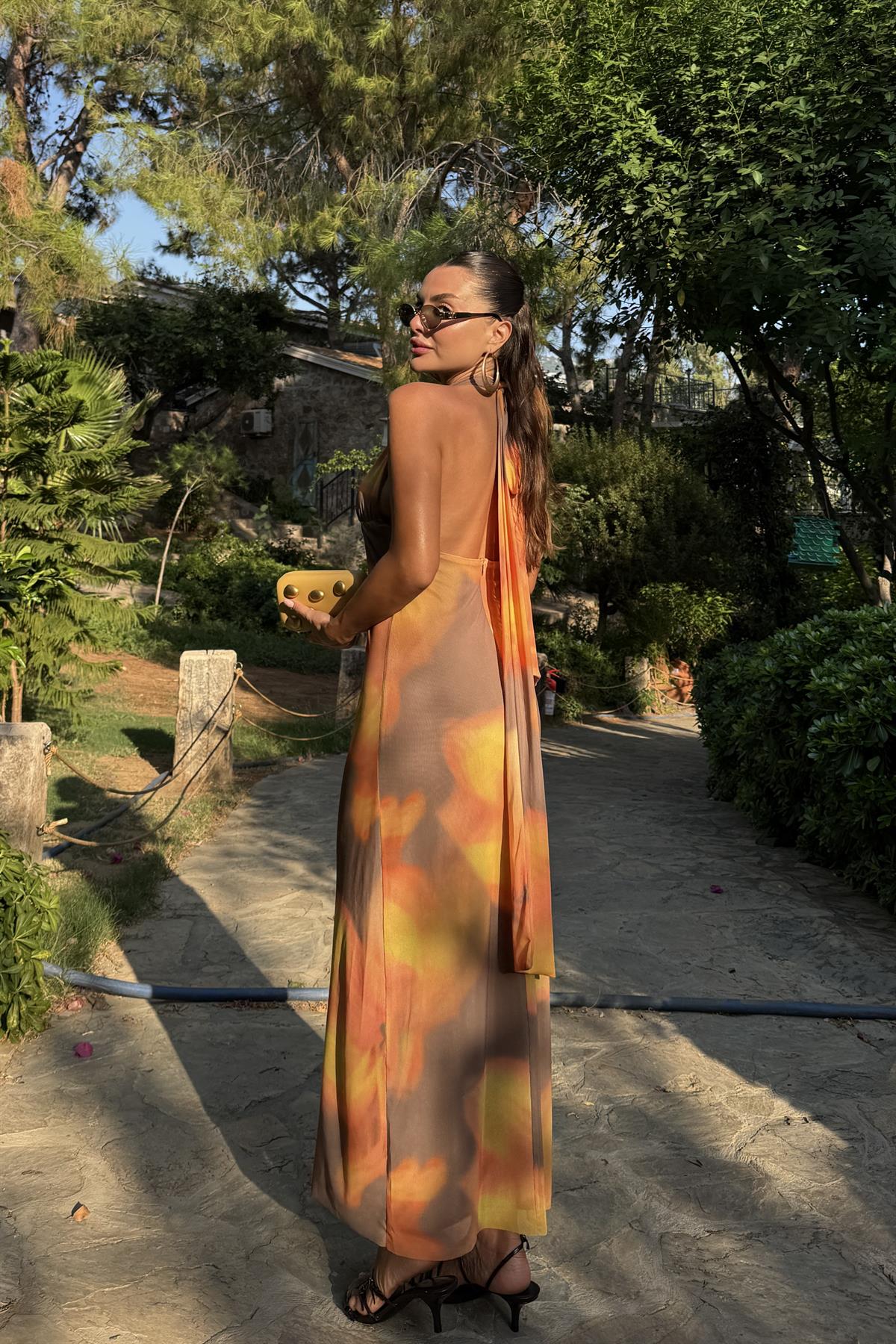 Aiden Turuncu Boyundan Bağlamalı Batik Desen Elbise