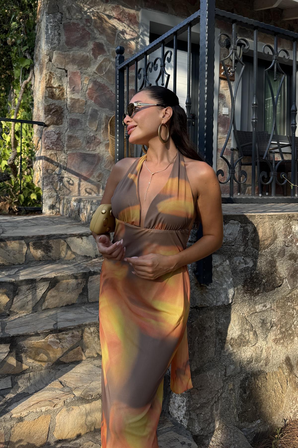 Aiden Turuncu Boyundan Bağlamalı Batik Desen Elbise