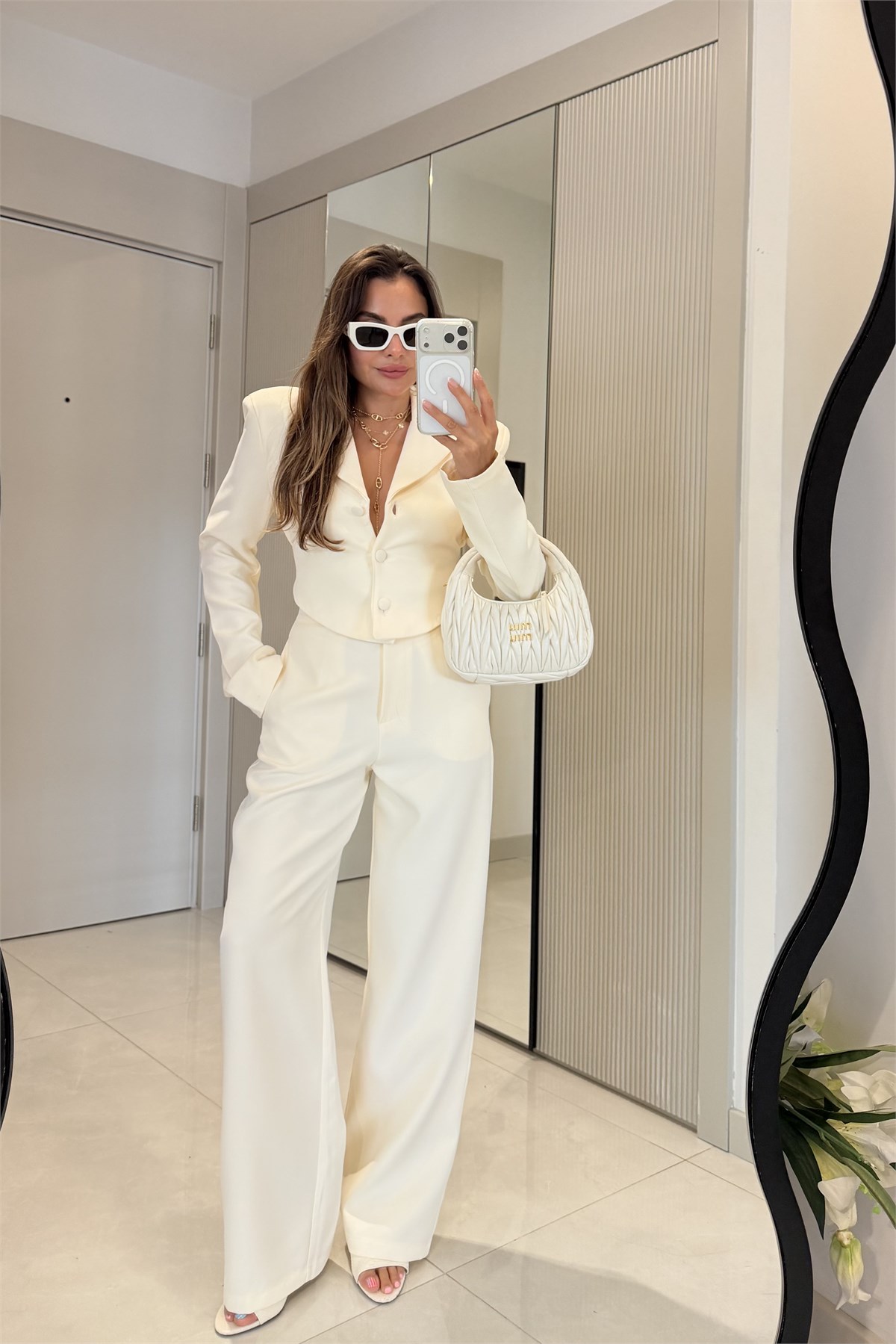 Alessia Ekru Sırt Dekolteli Premium Takım