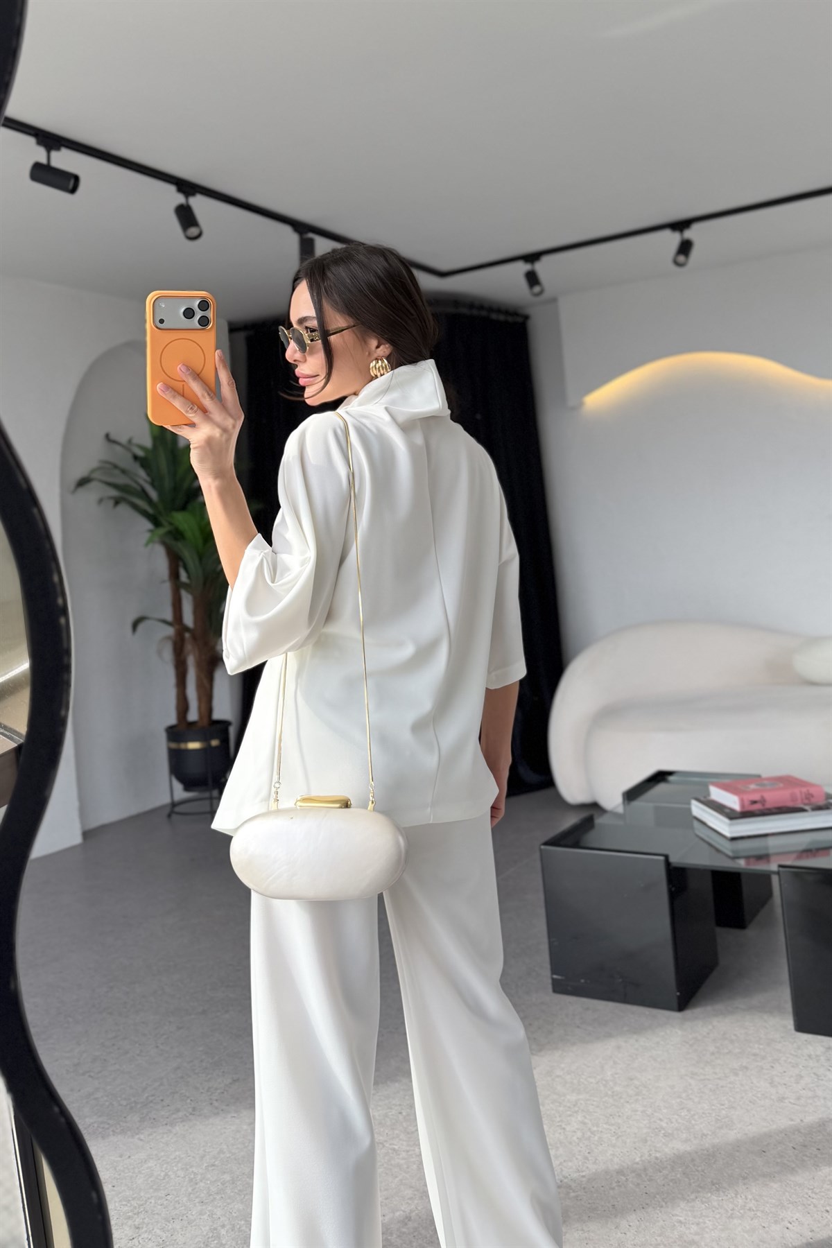 Alison Beyaz Zincir Detaylı Takım