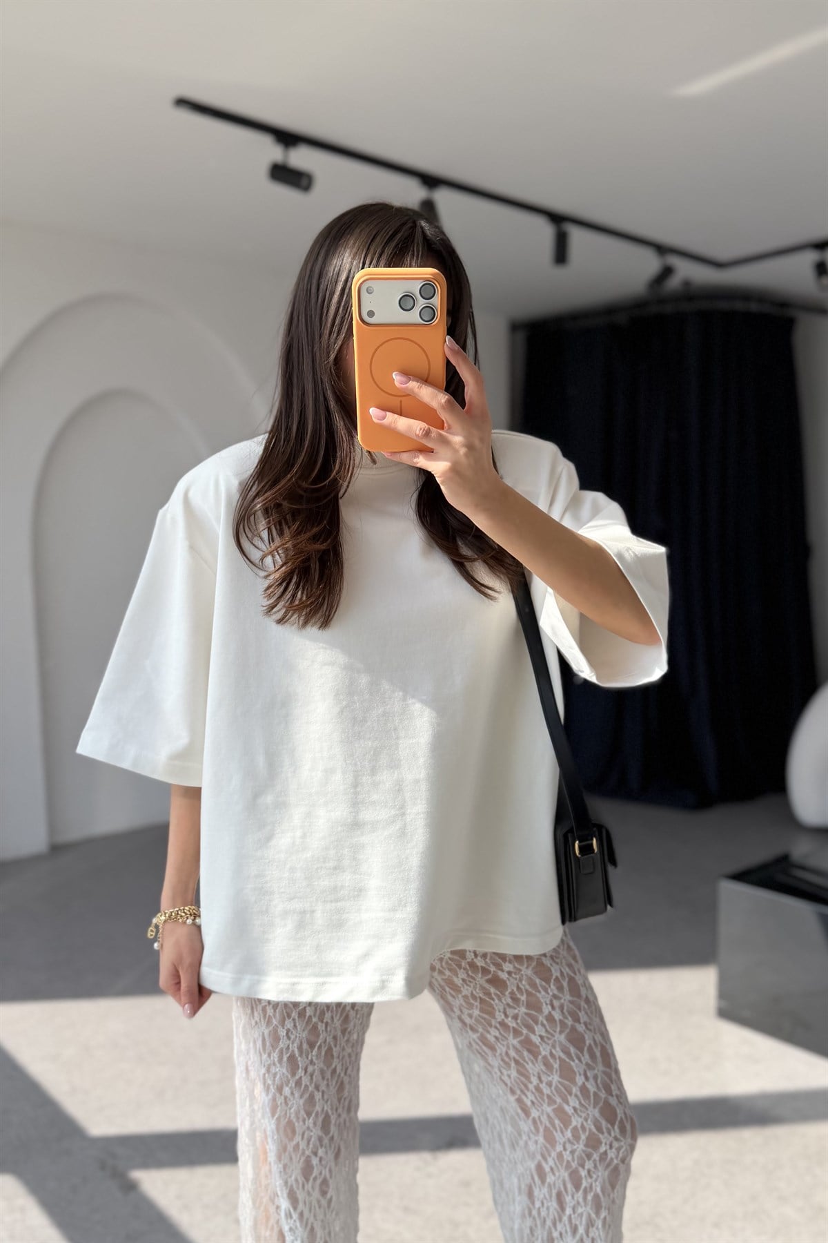 Almeria Beyaz Vatkalı Tshirt 