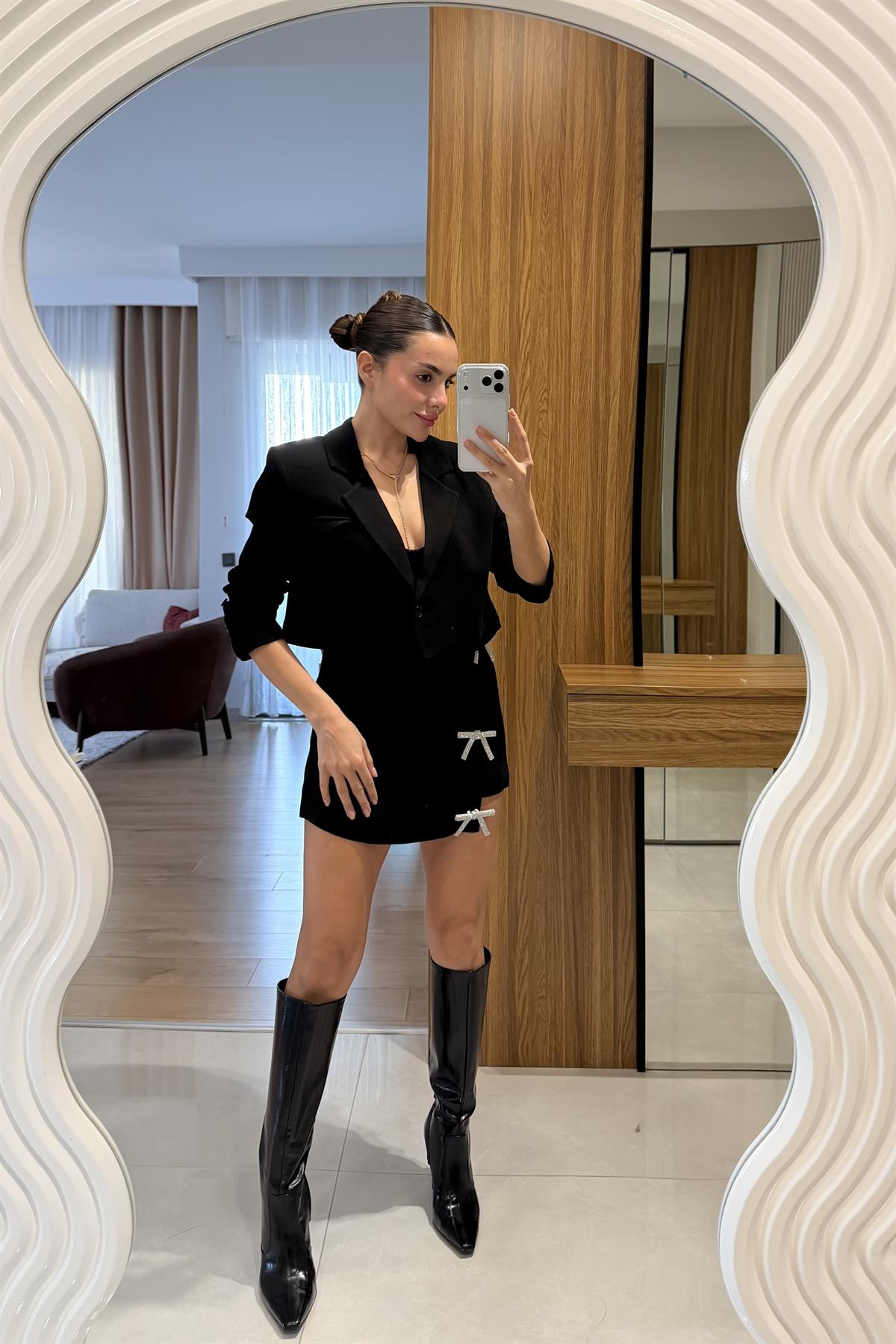 Alois Siyah Eteği Taş Detaylı Blazer Takım