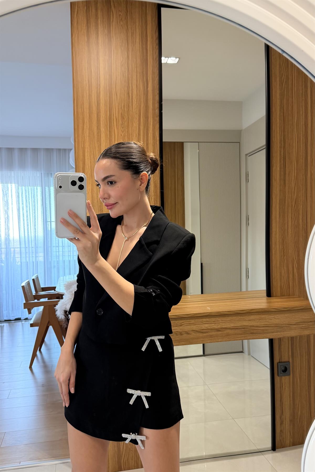 Alois Siyah Eteği Taş Detaylı Blazer Takım