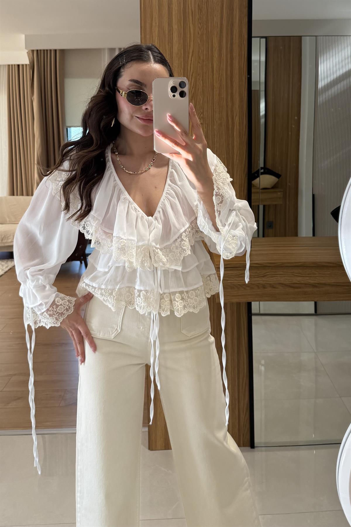 Aloura Dantel Tasarım Volan Gömlek