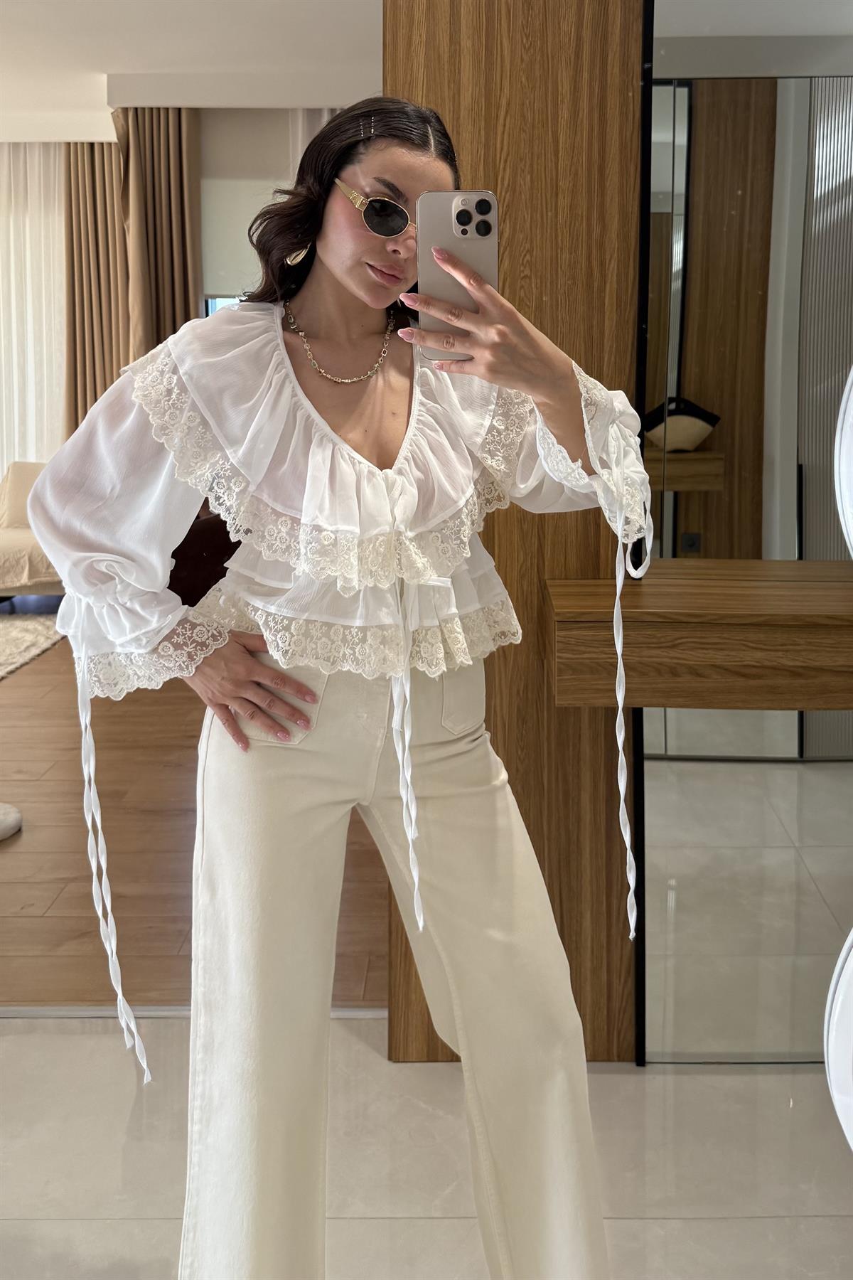 Aloura Dantel Tasarım Volan Gömlek