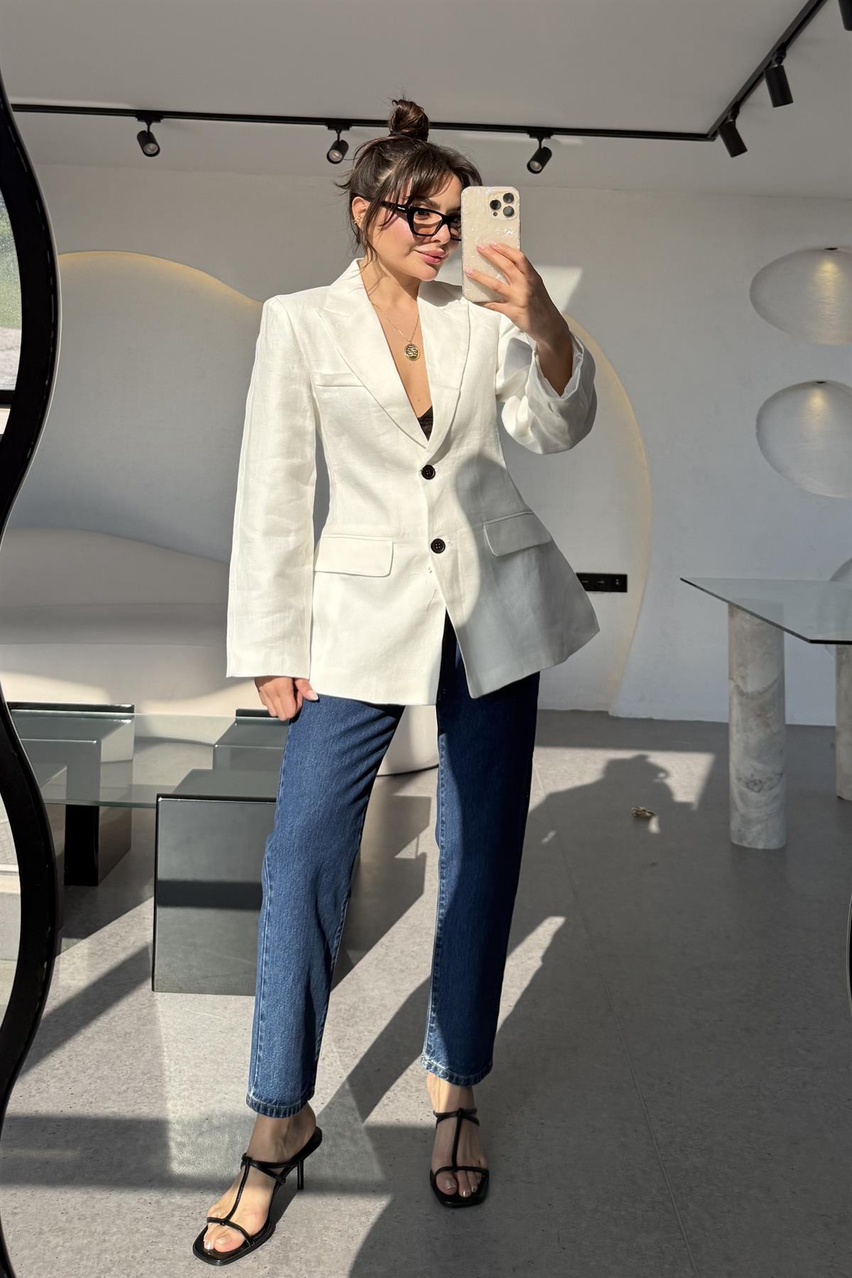 Alyona Midblue Mom Fit Jean 