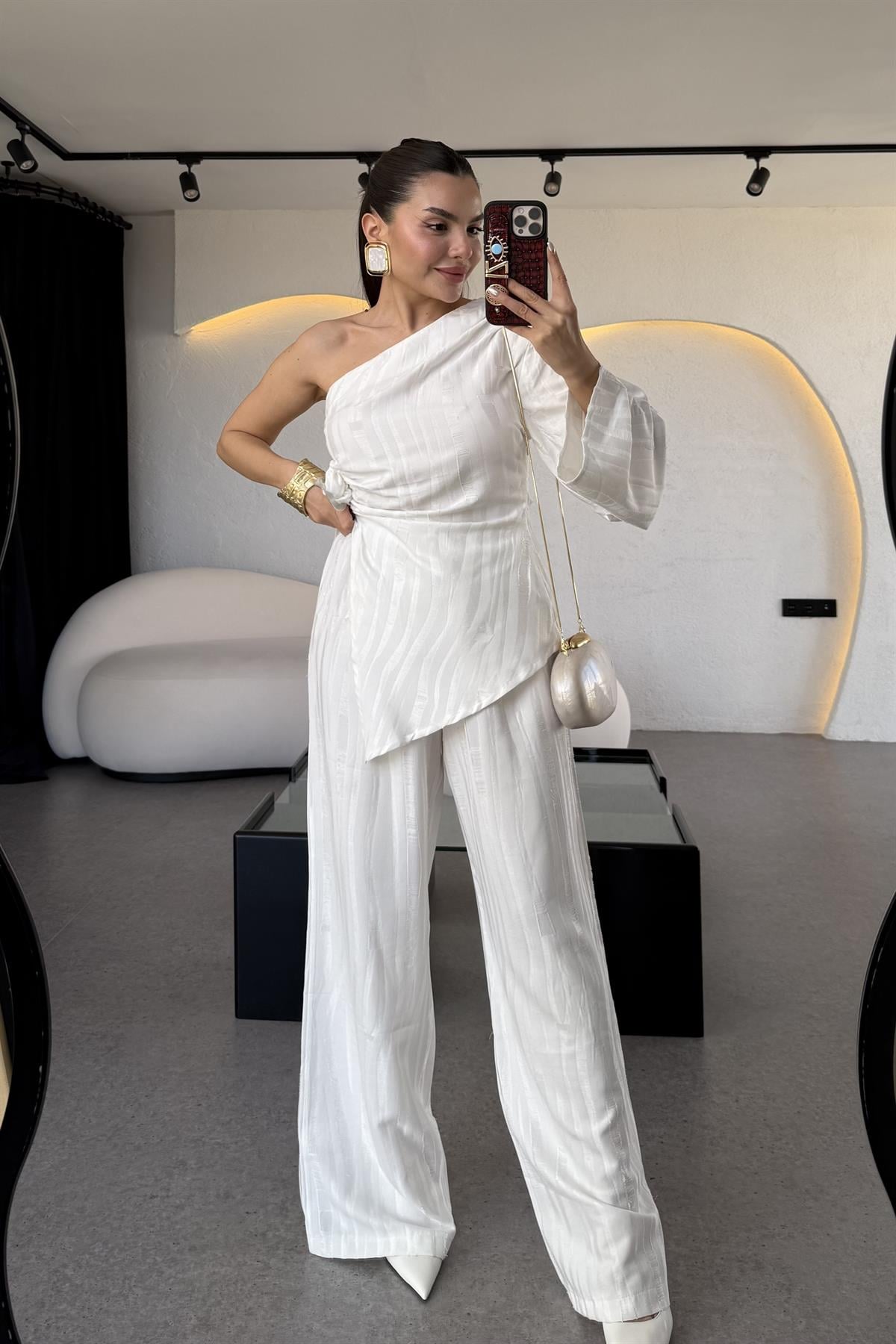 Amora Beyaz Saten Çizgili Pantolon 