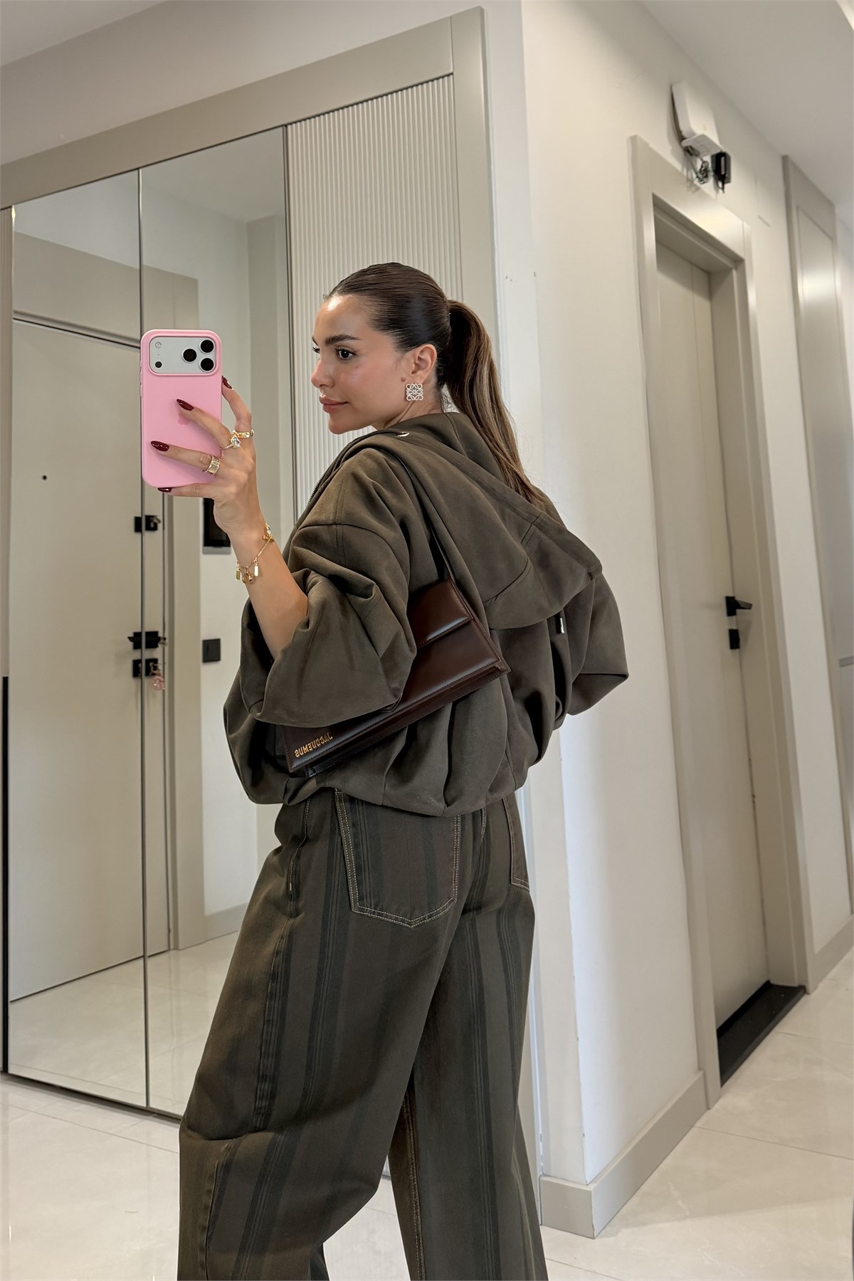 Amora Haki Dikey Çizgi Detaylı Jean