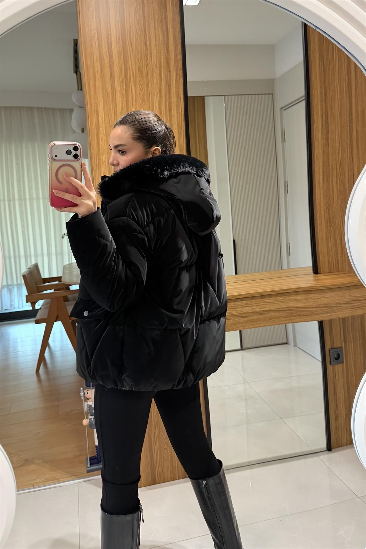 Angely Siyah Kapüşonlu  Premium Şişme Mont